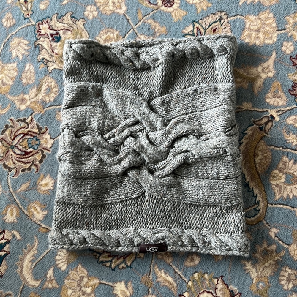 Ugg Gray Marked Cable Infinity Scarf - image 2
